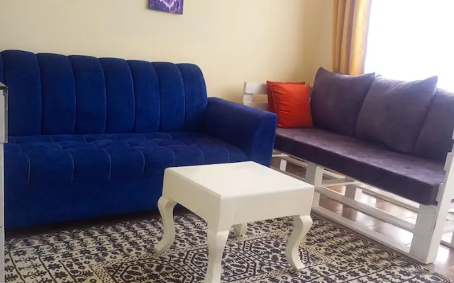 Lux Suites Juniours Apartment Bamburi