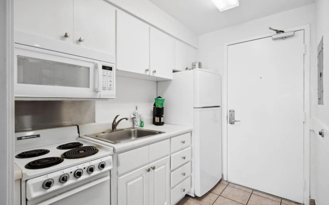 Beach Tower Beachfront Hotel, a By The Sea Resort