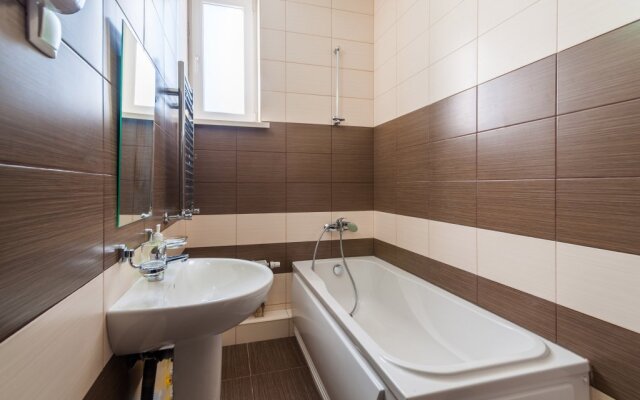 Deluxe Apartment with Olympic Park View in Chistye Prudy