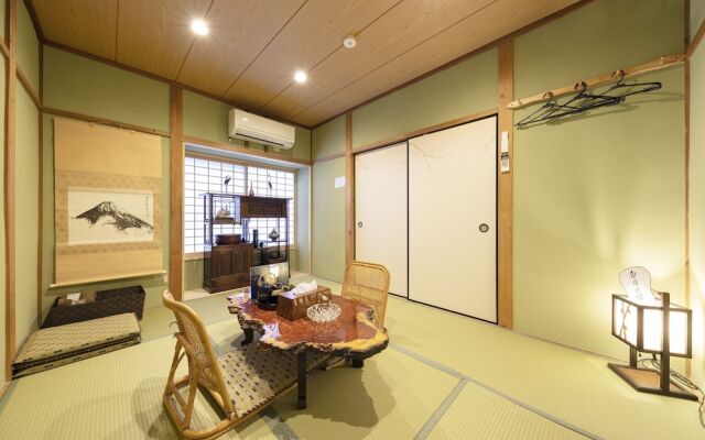 Shirakabanoyado-Uehonmachi