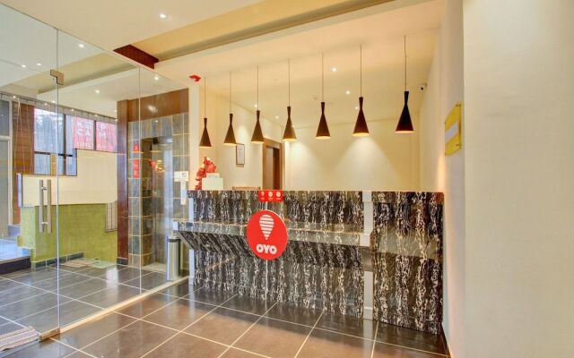 OYO 13090 Astor Hotel