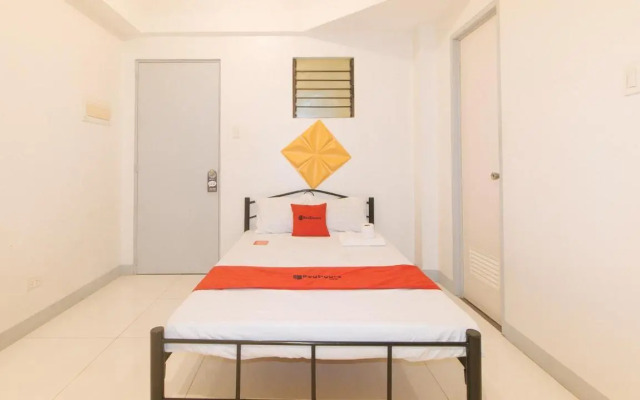 RedDoorz @ the Vjour Hotel Makati