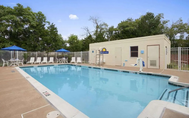 Days Inn By Wyndham Alexandria