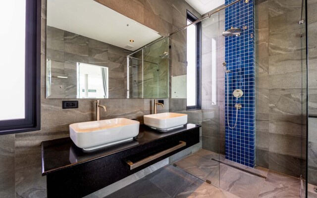 Luxury 6 Bed Private Pool Villa - LLW