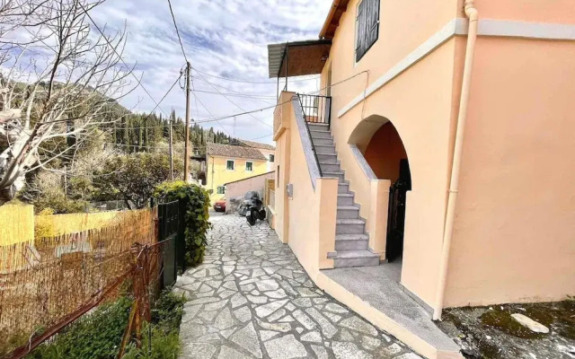 Kansoneta-traditional Mansion in Gastouri Village