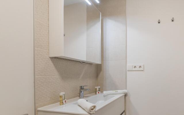 Roli in Estepona with 2 bedrooms and 2 bathrooms