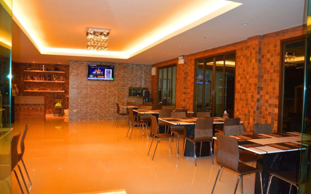 Silver Gold Garden Suvarnabhumi Airport Hotel