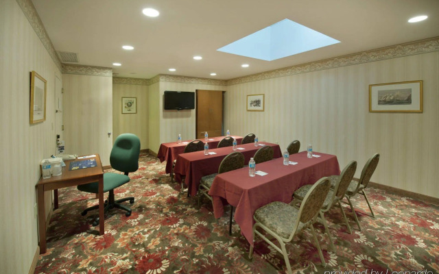 SureStay Plus by Best Western Woodbury Inn