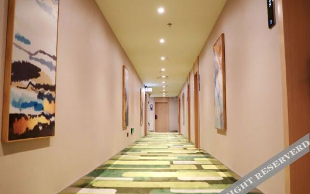 Vatica Hotel (Gaoping Caifu Building)