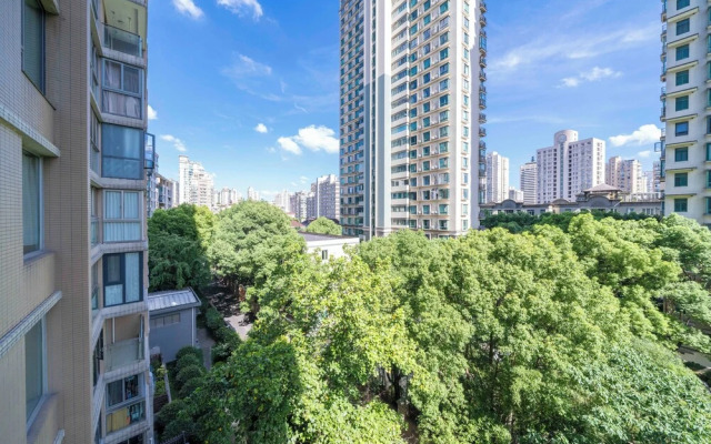 Tyms Stylish 1BR 1BA Apt Xujiahui Center