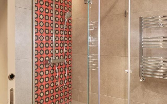 M Suite Hotel