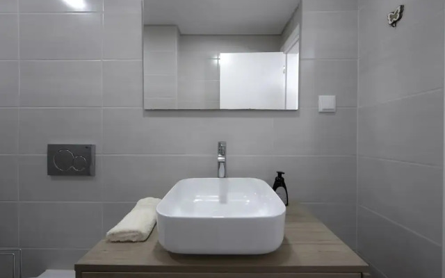 Olivais Modern by Homing