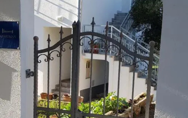 Apartments Zafranović