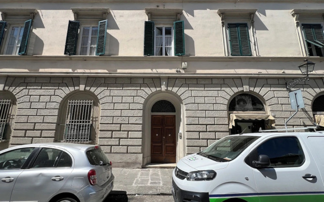 Palestro Apartment by Mamo Florence