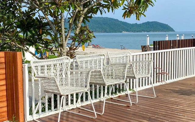 Bang Saphan Resort Hotel