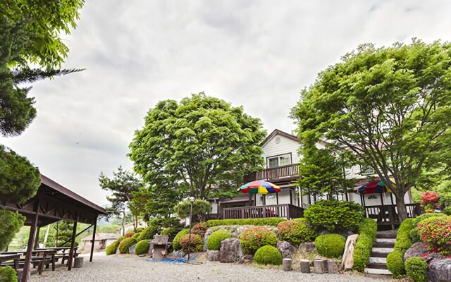 Yangpyeong Let's Go Valley Pension