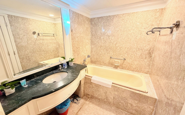 KL Grand Service Suite at Times Square