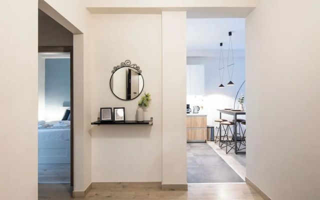 The Beatles 2-BR Apartment in Athens