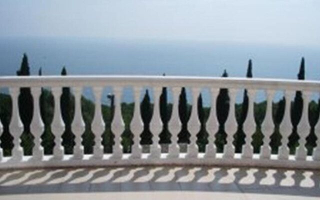 Akvarel Guest House