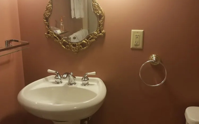 Green River Bridge House