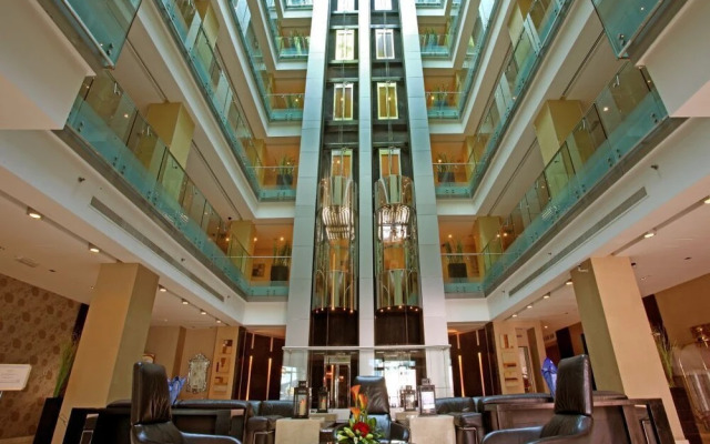 First Royal Hotel Apartment