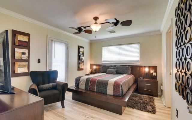 Furnished Patio & Deck: Galveston Escape!