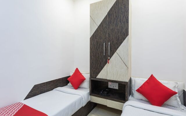 OYO 22688 Hotel Shivrattan