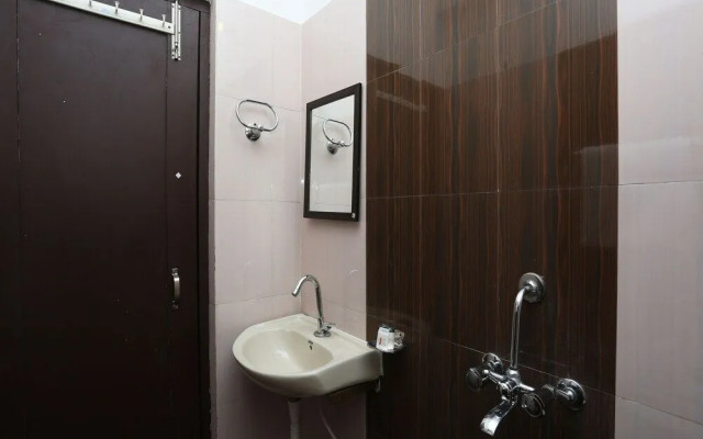 Hotel Hira By OYO Rooms