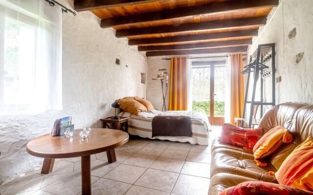 House With 8 Bedrooms in Saint-hilaire-peyroux, With Enclosed Garden a