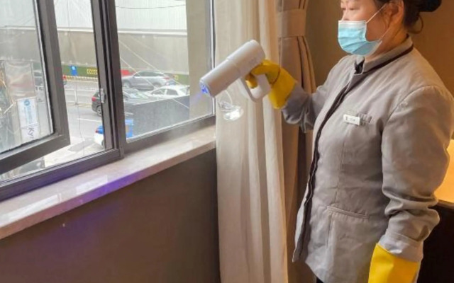 Homeinn Plus Hotel (Guiyang Qianlingshan Park Yan'an West Road Subway Station)