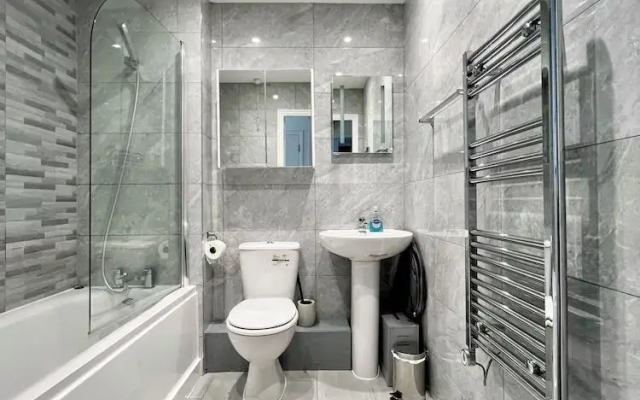 The Stratford, Autograph Collection