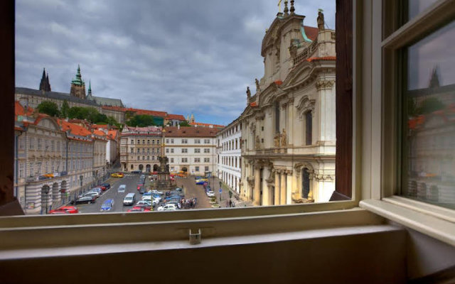 Lesser Town Square - Prague Apartments