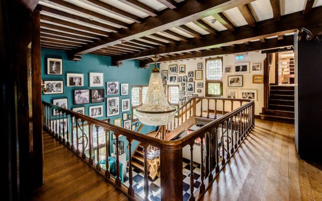 Luxury Vintage Hotel Villa Beukenhof