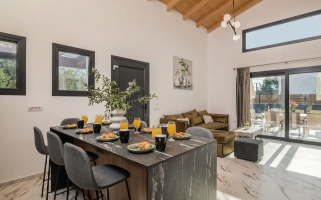 Kozakos Villa 1 With Private Swimming Pool