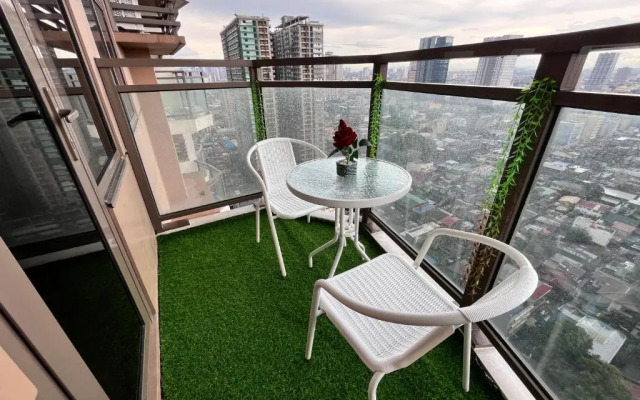 Beautiful 1bed condo Nr Airport, MOA, Makati, Bay