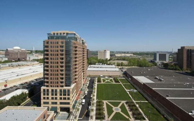 The Millennium by Global Luxury Suites