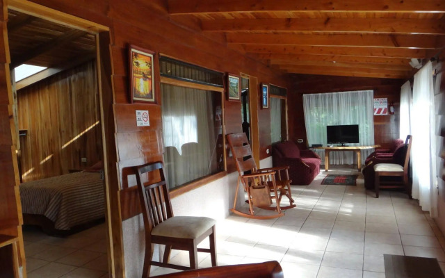 Los Pinos Cabanas y Jardines