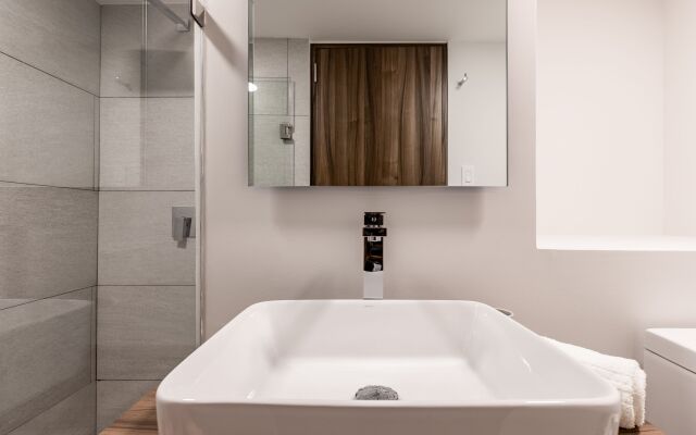 Casai Roma 1 BR Urban Escape