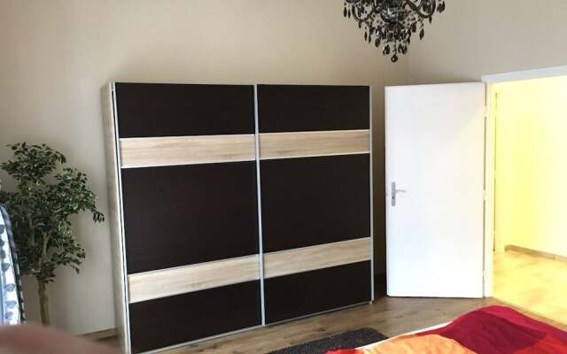 Hi5 Apartments - Ruin Bar District