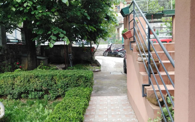 Martiva Apartment With Terrace