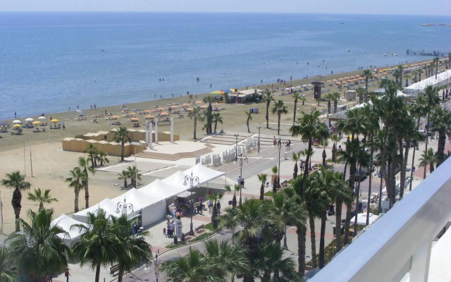 Sun Hall Beach Hotel Apts.