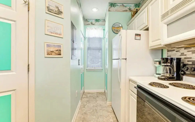 River Oaks 51-E Apartment