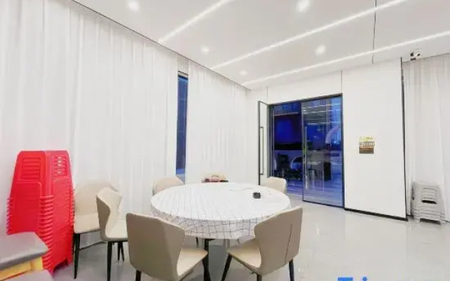 Zhuhai Haitian Zhi Lian Light Luxury Homestay