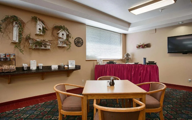 Best Western Sawtooth Inn & Suites
