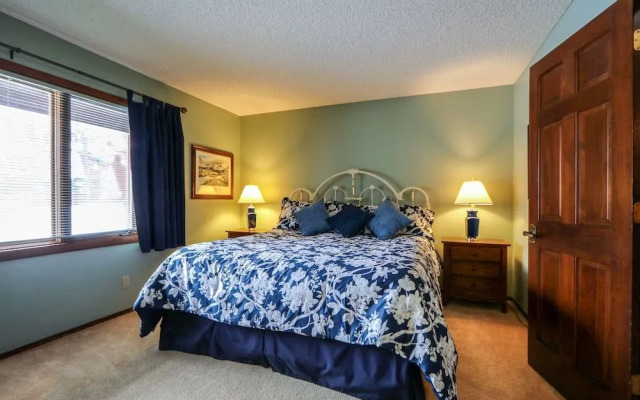 Woodlands #33 3 Bedroom Condo by RedAwning