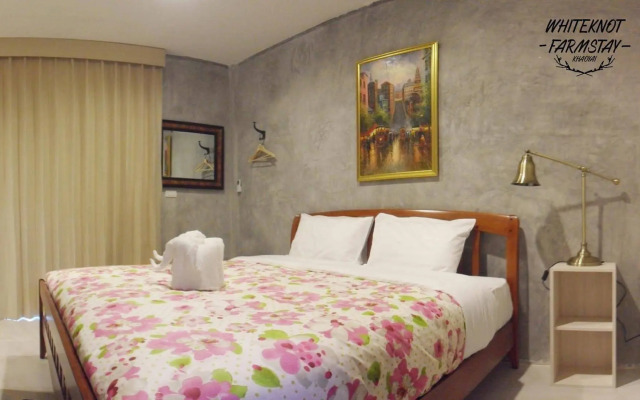 White Knot Khao Yai