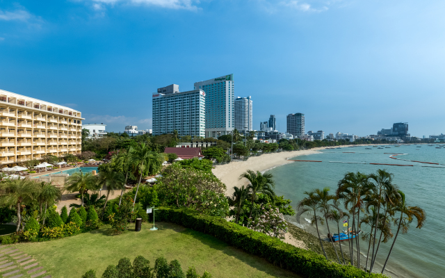 Dusit Thani Pattaya