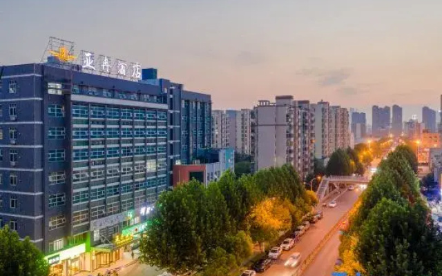 Yaran Hotel