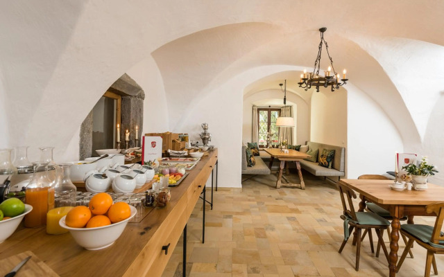 Schloss Prielau Hotel & Restaurants