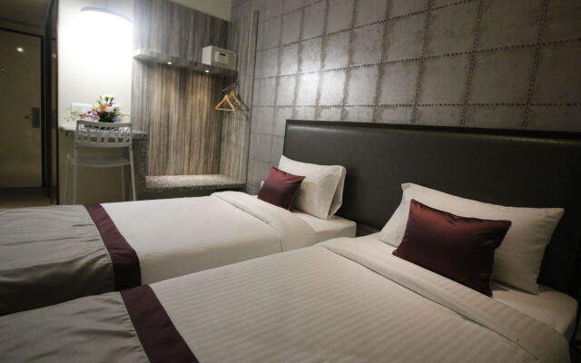 7 Apple Hotel Vadodara